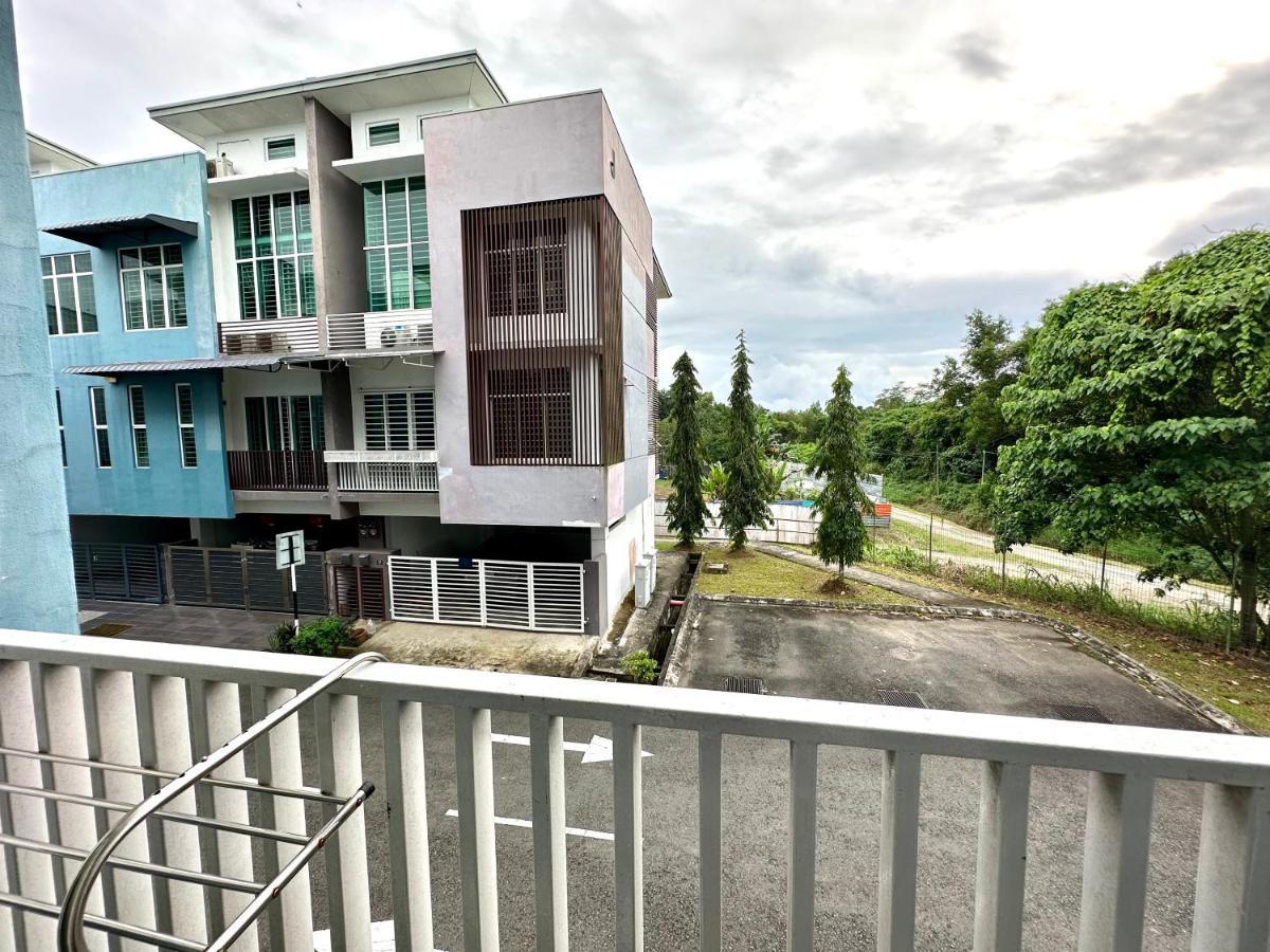 Springfield 3-Storey Cheerful Townhouse #Yoyo Homestay SDK Kültér fotó
