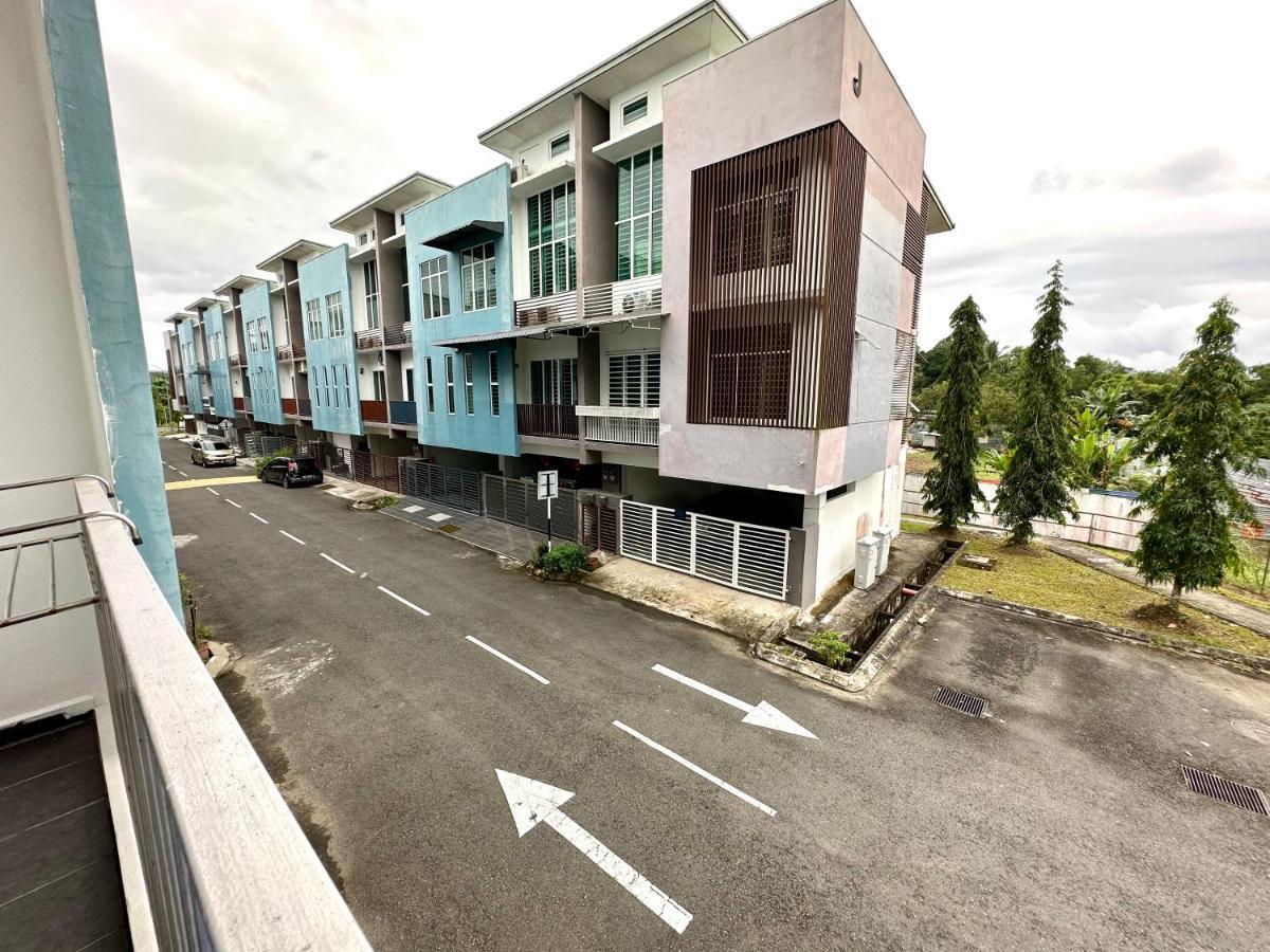 Springfield 3-Storey Cheerful Townhouse #Yoyo Homestay SDK Kültér fotó