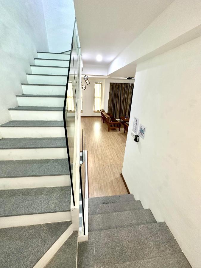 Springfield 3-Storey Cheerful Townhouse #Yoyo Homestay SDK Kültér fotó